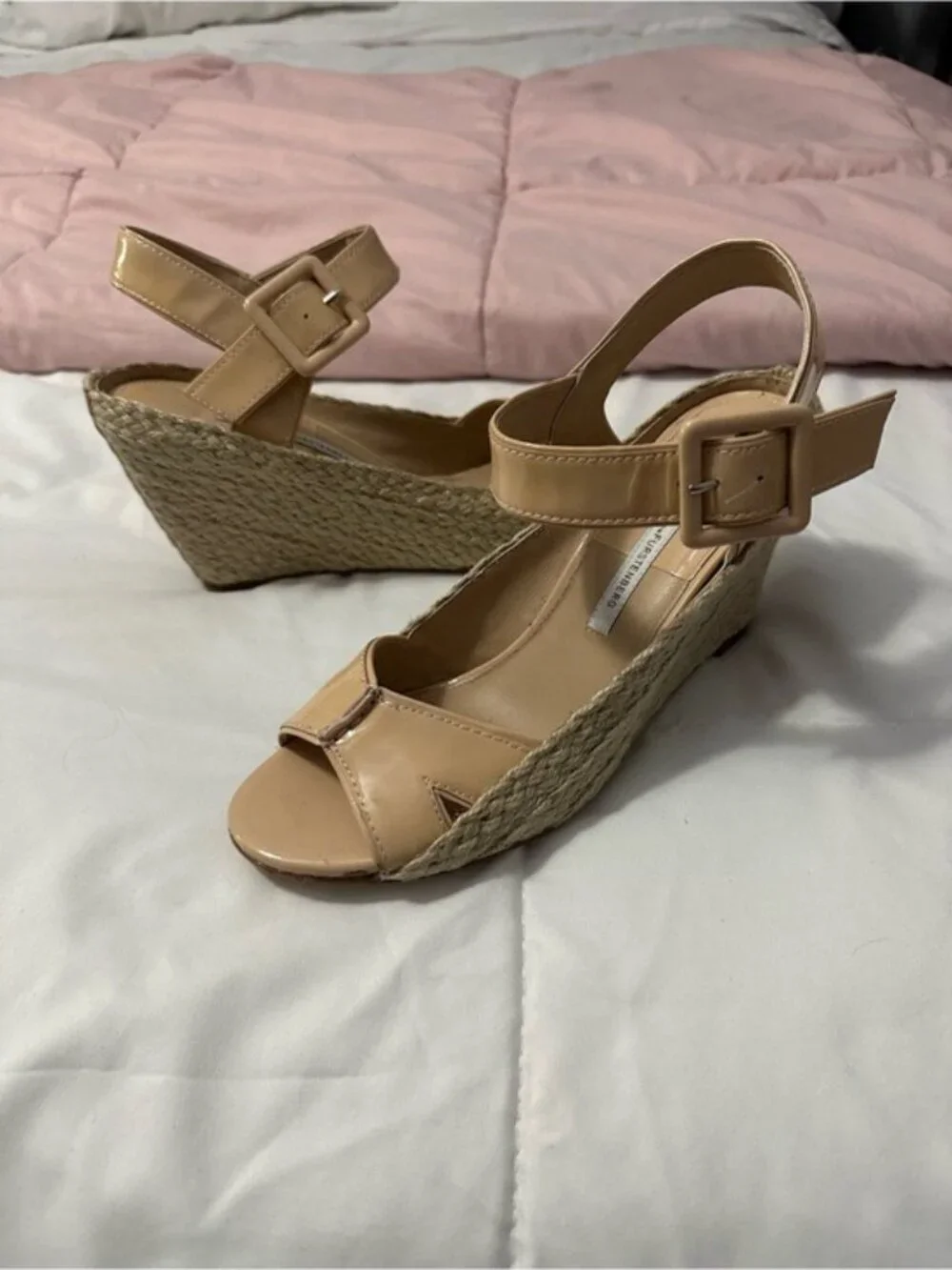 Diane Von Furstenberg Neutral Beige Espadrille Wedge Sandals size 8.5